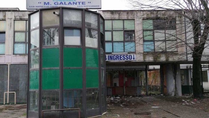 La piscina Galante a Scampia: quindici mesi di promesse non mantenute 