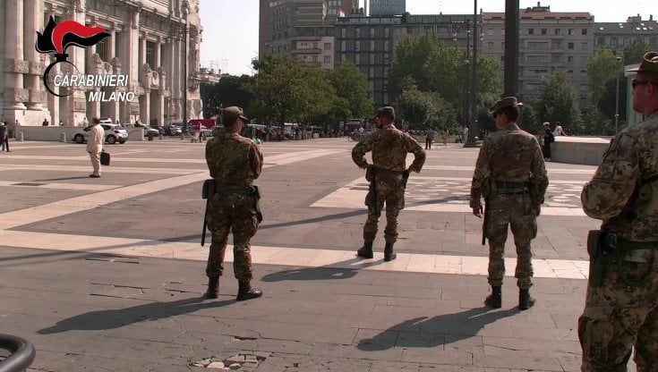 Terrorismo, accoltellò militare a Milano gridando "Allah akbar": la procura chiede 14 anni di carcere per il "lupo solitario"