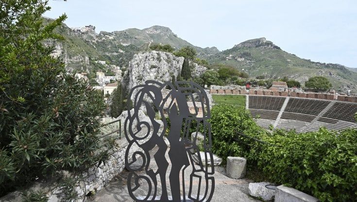 Taormina, il teatro antico riapre con il look di Consagra