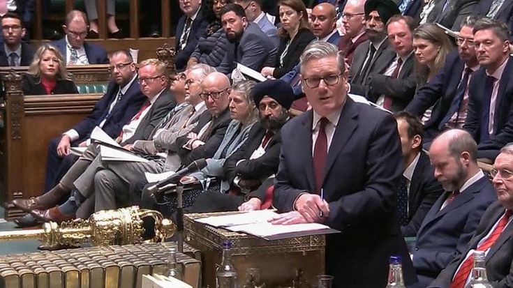 Caso Epstein, perché Starmer rischia di cadere dopo lo scandalo Mandelson