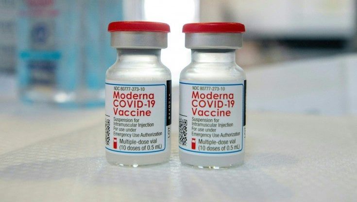 Vaccini Lazio, da luglio in farmacia arriva Moderna. Richiami Astrazeneca di agosto anticipati per over 60