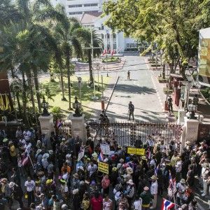 Thailandia: Bangkok, un ordigno contro la villa del leader dell'opposizione