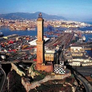 Liguria sola, laica e anziana, il primato delle famiglie con una sola persona