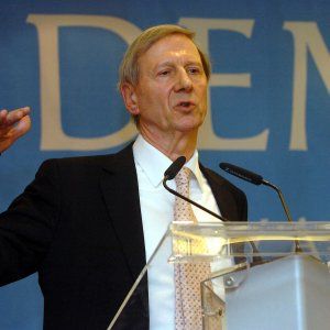 Anthony Giddens: "Ora il vero rischio è la vittoria della Brexit. Sarebbe un danno per tutta l'Unione"