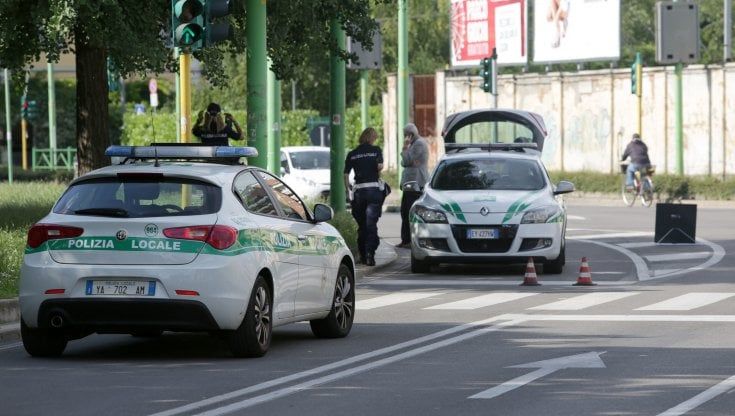 Incidenti stradali, donna di 80 anni muore investita da un furgone a Milano