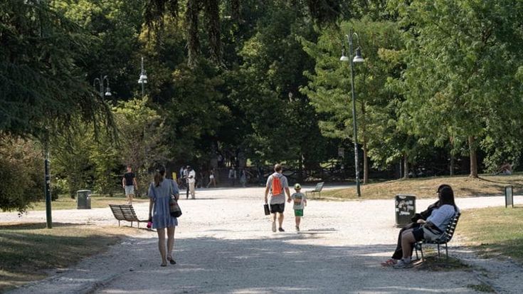 Dopo l’afa l’allerta vento: a Milano oggi parchi e giardini restano chiusi al pubblico