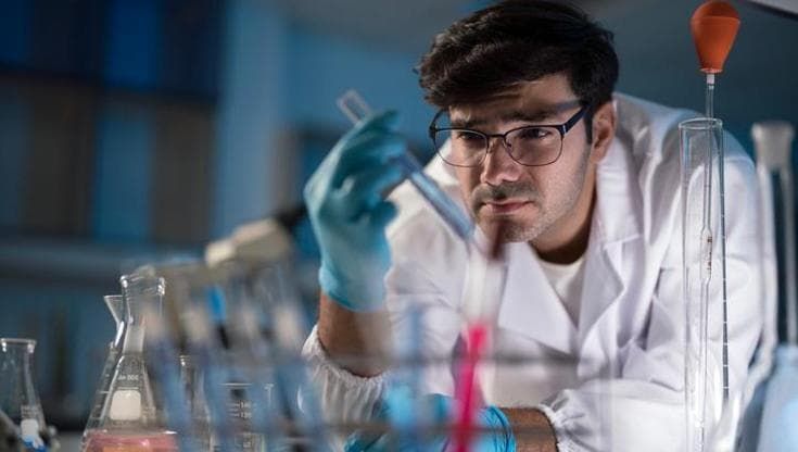 Esami di laboratorio, quasi 2 miliardi l’anno in Italia: perché devono diventare più comprensibili