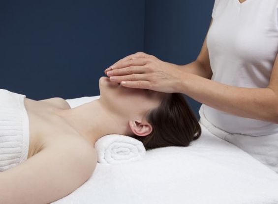Chirurgia e dolore, l'ipnosi si fa strada in sala parto e dal dentista