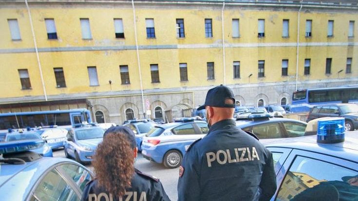 “Violentata in centro a Firenze la notte di Halloween”, la denuncia di una 26enne
