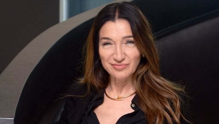 Elisabetta Franchi cerca un nuovo responsabile comunicazione: si offrono in quasi 700 in un giorno