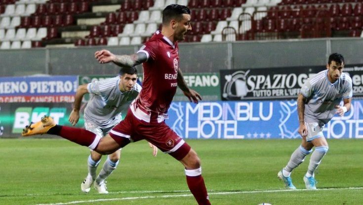 Serie B, Obi stende la Reggiana: Chievo secondo con il Monza. Reggina ok: 1-0 all'Entella
