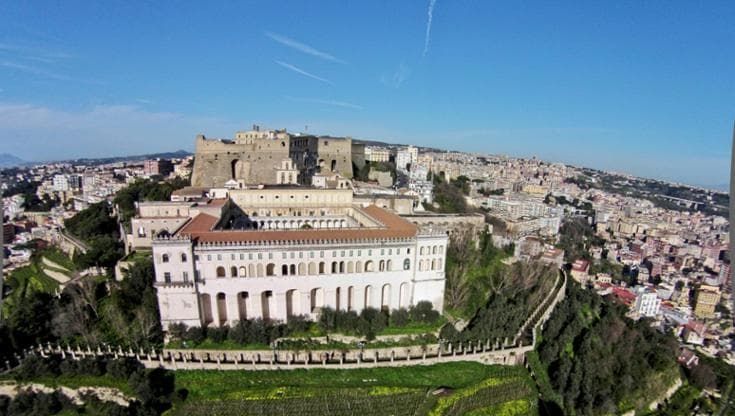 L’ascesa alla Certosa di Serafino e Mirabella nel mistero di Sùnapoli