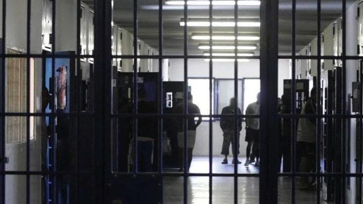 Durante la visita di Zuppi alla Dozza detenuta di 55 anni si uccide inalando il gas di un fornello