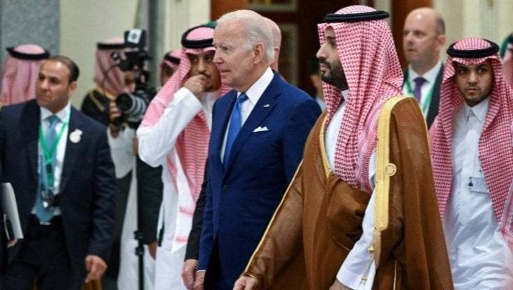 Petrolio, Russia e Opec+: ecco perché Biden minaccia di non vendere più armi ai sauditi