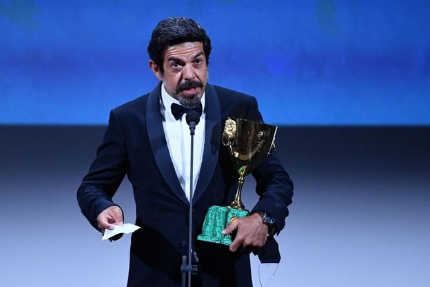 Venezia 77, Favino migliore attore. "Dedico il premio ai milioni di schermi che si accenderanno"