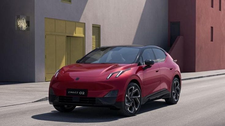 Lynk & Co 02, come va il primo Suv elettrico del brand pensato per l’Europa. E ha anche la dash cam