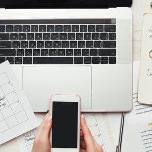 Telefono, bollette a 28 giorni: il Tar sospende le multe, ma conferma i rimborsi agli utenti