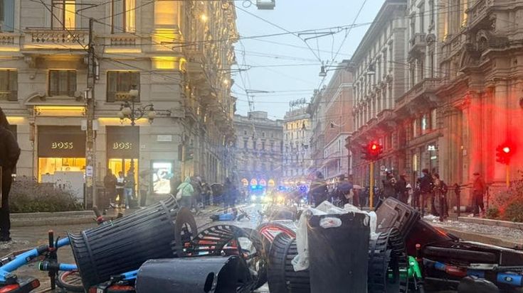 Guerriglia a Milano, devastazioni e negozi saccheggiati. Oltre 200 fermati, molti minorenni