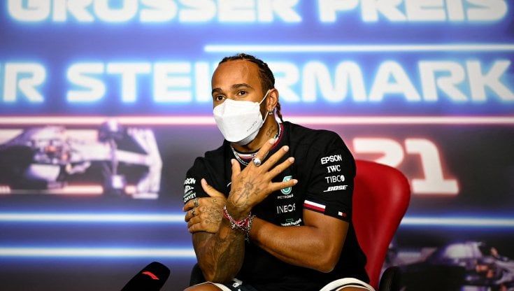 F1, Silverstone apre al 100% del pubblico. I dubbi di Hamilton: "Decisione prematura"