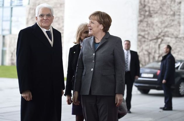 Berlino, prima visita ufficiale Mattarella: incontro con Gauck e Merkel