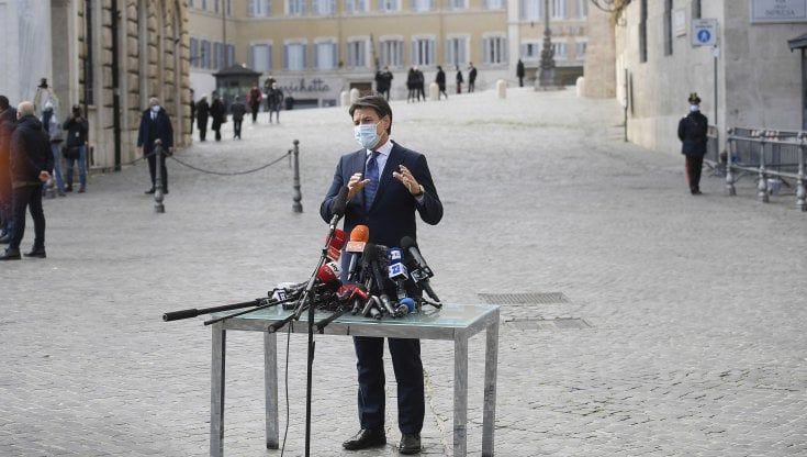 Conte, Di Maio e Zingaretti schierano i 5S per il sì a Draghi. Ma il governo politico può essere un ostacolo