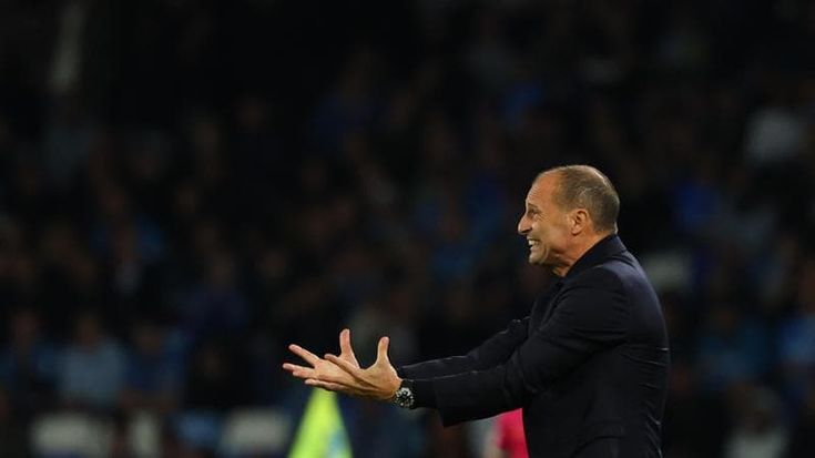 Napoli: avversari ingannati dal bluff, al via due soli centrocampisti in attesa del 5-3-2 ,