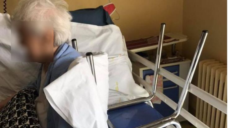 Bari, sedia rovesciata usata come schienale all'ospedale San Paolo: "Mancano mezzi"