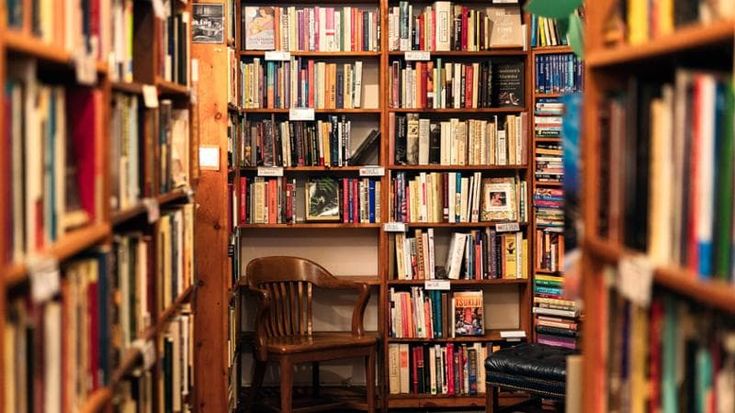 Per “addestrare” l'intelligenza artificiale vengono distrutti migliaia di libri, anche rari