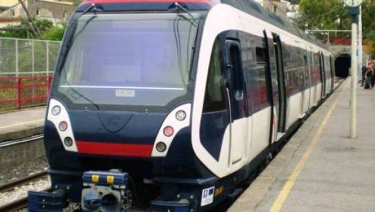 Napoli, trasporti in tilt: tutti ammalati nella sala operativa dell'Eav