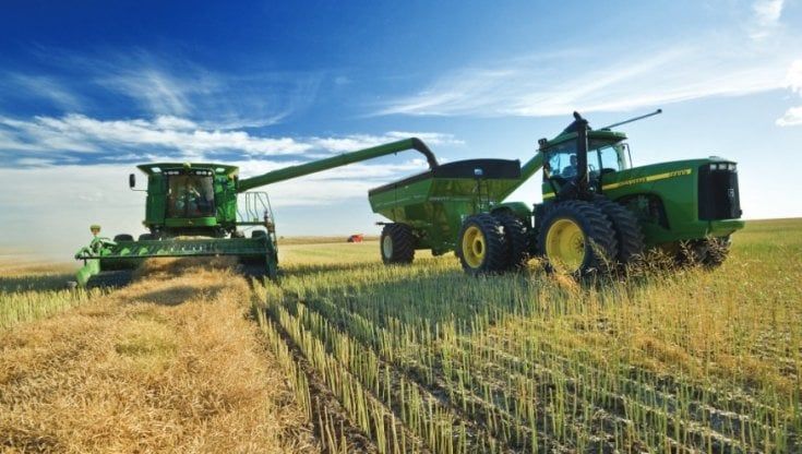 Caro prezzi, guerra e rischio clima: l’agricoltura cresce se diventa 4.0 