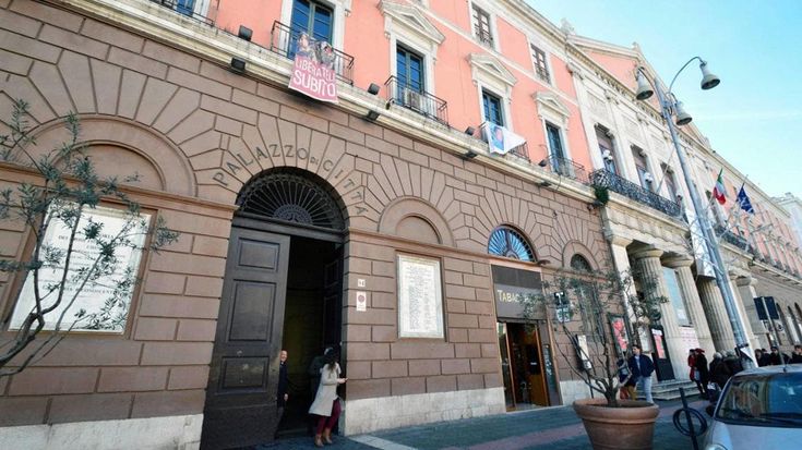 Bari, le chat tra assessori dopo l’appello di Laforgia: “Così ci consegniamo alla destra”