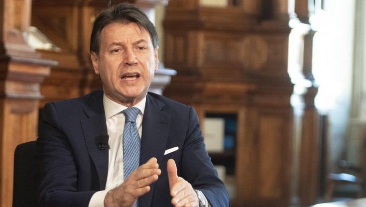 Dpcm, Conte la spunta: coprifuoco dalle 22. Nelle zone rosse chiusi negozi, bar e ristoranti. Vietati i movimenti