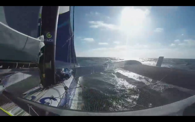 The Transat, già 3 ritiri in due notti