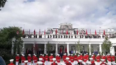 Trump accoglie Xi Jinping con uno show militare nel Giardino delle Rose alla Casa Bianca