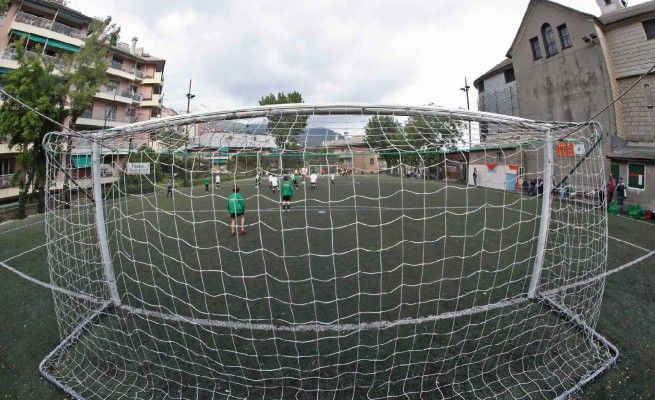 Muore a 60 anni<br />giocando a calcio