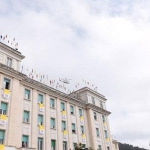 Vieste, muore operaio travolto da un montacarichi dopo il cedimento di un tubolare