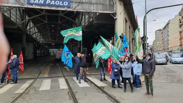 Caro bollette, la via crucis di Annamaria che non sa più come risparmiare