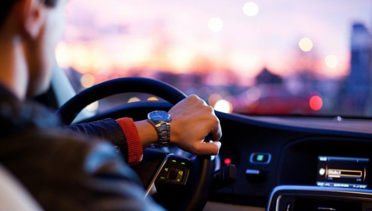 Il faticoso cammino verso la mobilità sostenibile: a Parma 605 veicoli per mille abitanti