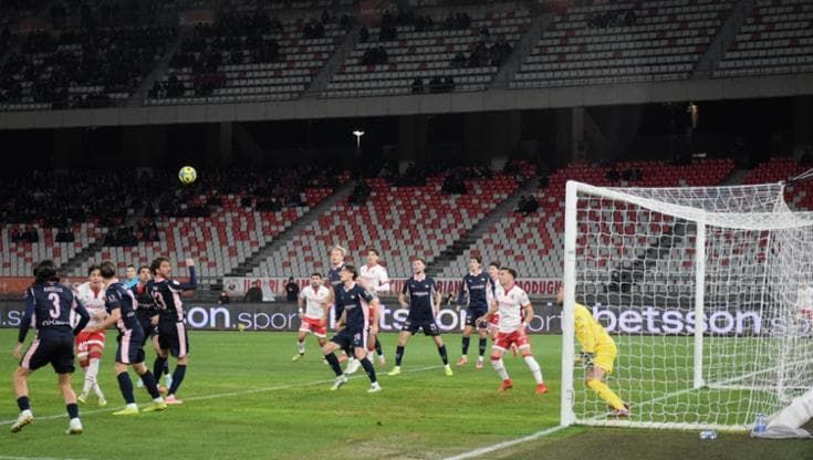 Il Bari sempre più vicino alla serie C. Il Palermo espugna il San Nicola: 0-3