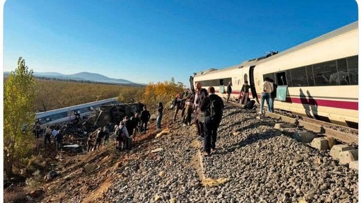 Train disaster in Spain, nine Italians on the train: three women missing, no seriously injured