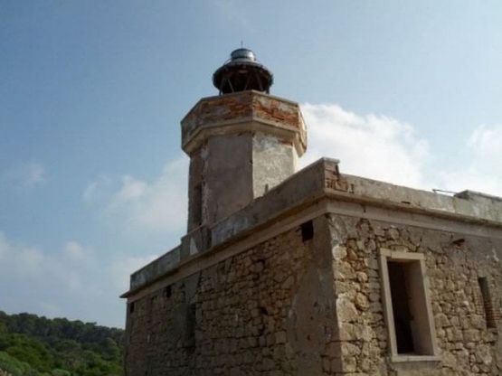 Fari pronti a rinascere: si trasformano in strutture turistiche, ambientali e museali