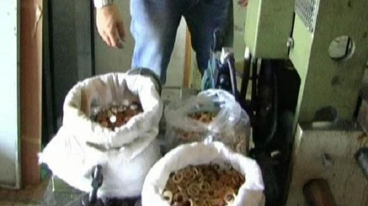 Stampavano banconote false per venderle in tutta Europa tramite Telegram: tre arresti