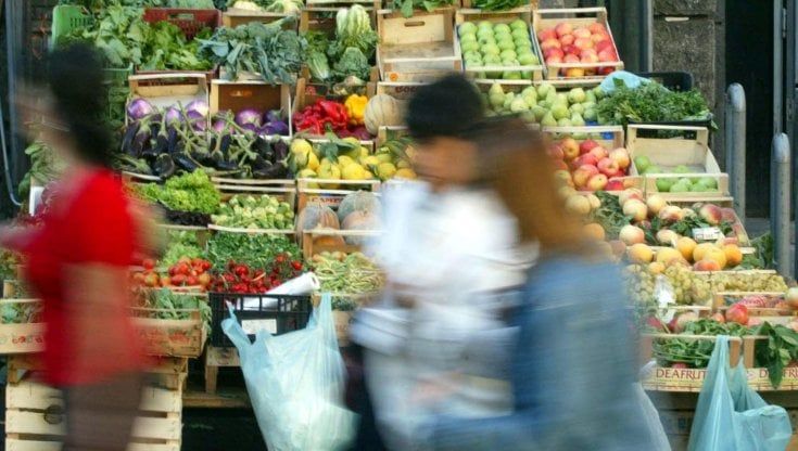 Mercafir aperta solo di giorno, lo chiedono i grossisti ma i negozianti si spaccano