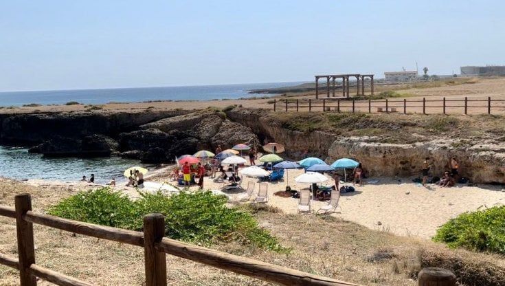 Monopoli, il lido di Cala Monaci è gratuito: accesso libero al mare e uno spazio per disabili con sport e incontri