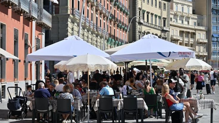 La Vuitton Cup tira la volata. Alberghi e pizzerie sold out Il Comune: 770mila visitatori