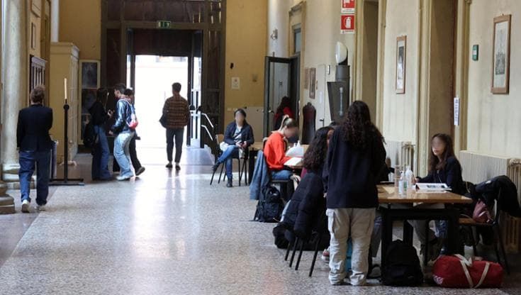 Iscrizioni a scuola, flop Made in Italy e tecnico di 4 anni. Bene il Galvani, calo del Minghetti