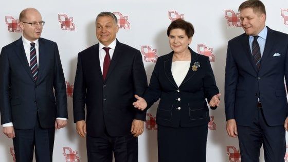Migranti, i Paesi del Gruppo Visegrad contro la Ue: "No ai ricatti"