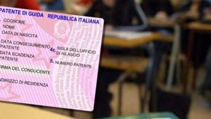 Falsi certificati per le patenti: un colonnello e la moglie medico sotto processo a Bari