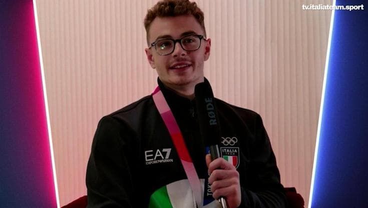 Tokyo 2020, Zanni bronzo nel sollevamento pesi: "Medaglia dedicata a mio nonno, era con me in gara"