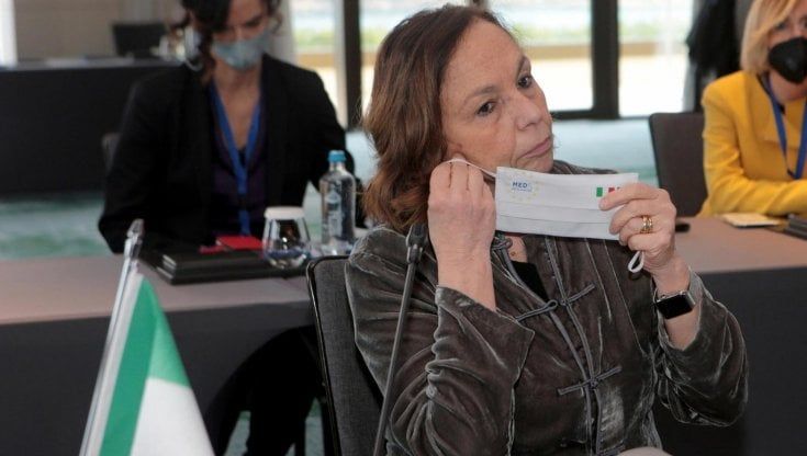 Covid, Lamorgese: "Liberi per l'estate? Sono fiduciosa. Ho prenotato il vaccino, ok anche con Astrazeneca"